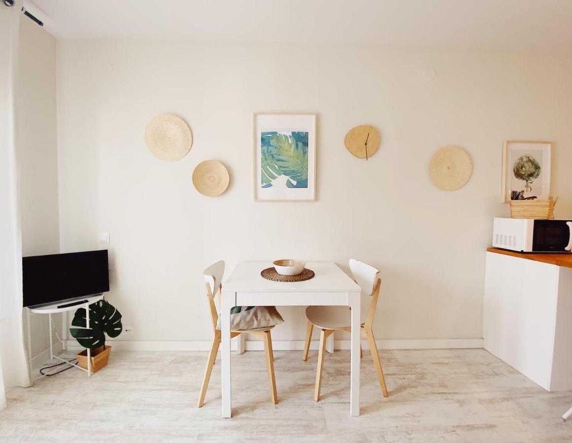 Tropical Apartaments Euroviajeros Pineda de Mar Kültér fotó